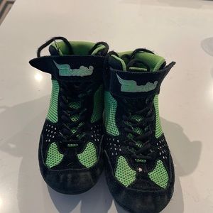 Boys wrestling shoes